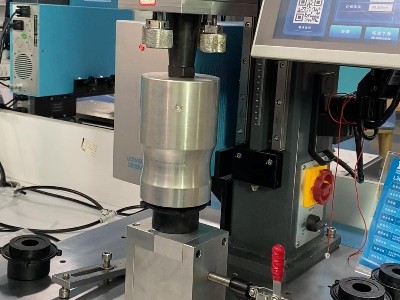 超聲波焊接車(chē)門(mén)把手內(nèi)襯：以科技之力重塑汽車(chē)內(nèi)飾品質(zhì)